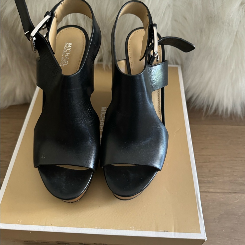 Women’s black wedges